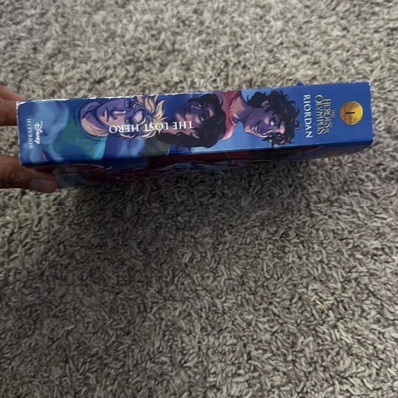 The Heroes of Olympus: The Lost Hero Book 1
Rick Riordan - Picture 4 of 6